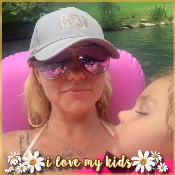 Meet your Posher, Jules - Picture 1 of 1